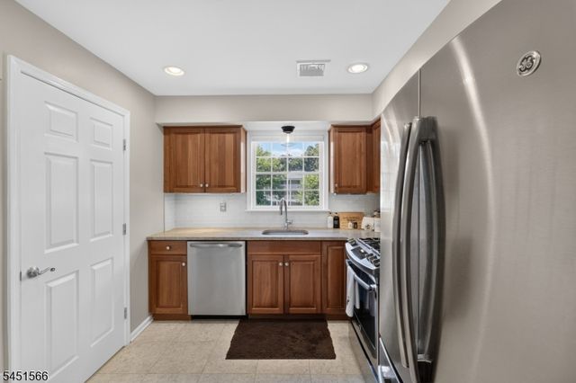 179 Roseland Ave 12, Caldwell Boro Twp., NJ 07006
