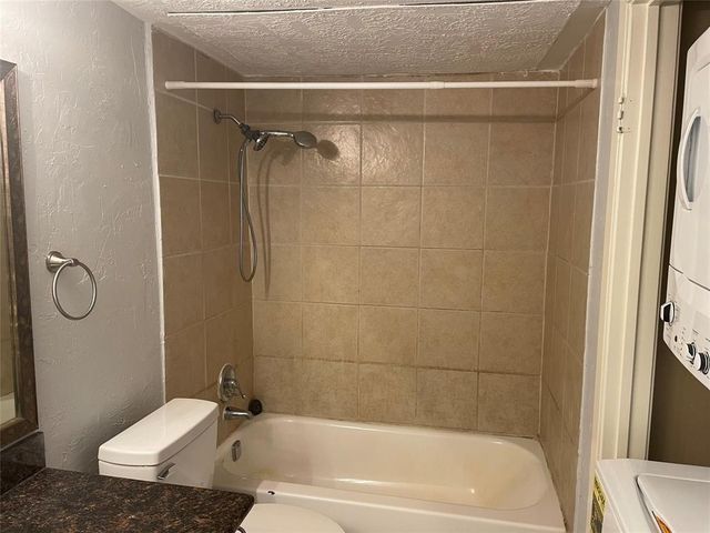 3025 Walnut Bend Lane 38, Houston, TX 77042