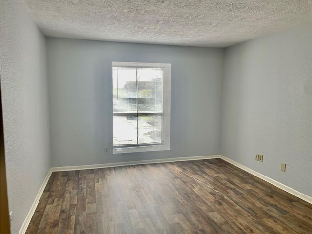 3025 Walnut Bend Lane 38, Houston, TX 77042