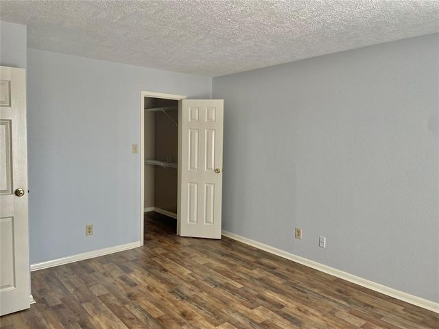 3025 Walnut Bend Lane 38, Houston, TX 77042
