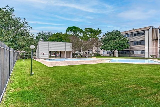3025 Walnut Bend Lane 38, Houston, TX 77042
