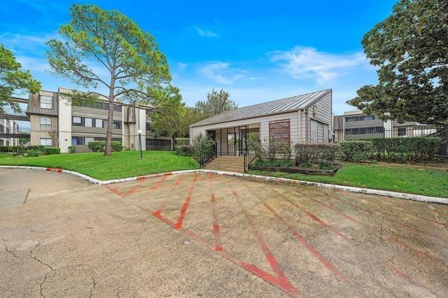 3025 Walnut Bend Lane 38, Houston, TX 77042