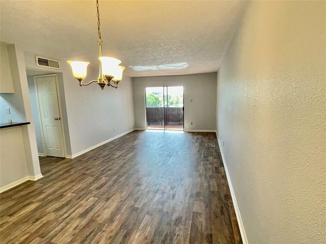 3025 Walnut Bend Lane 38, Houston, TX 77042
