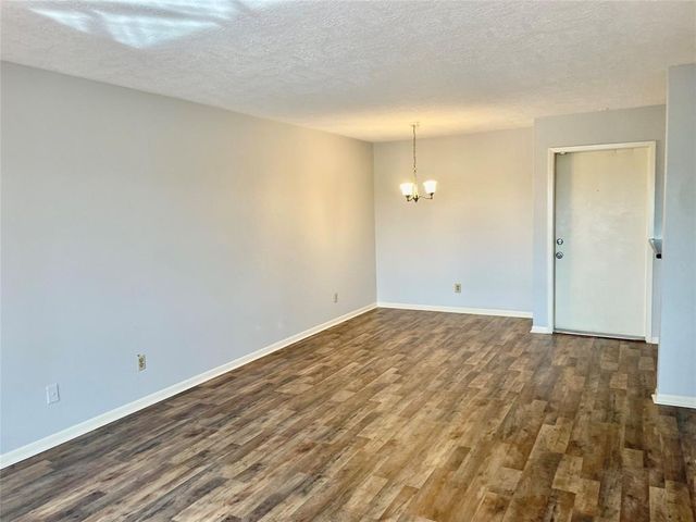 3025 Walnut Bend Lane 38, Houston, TX 77042