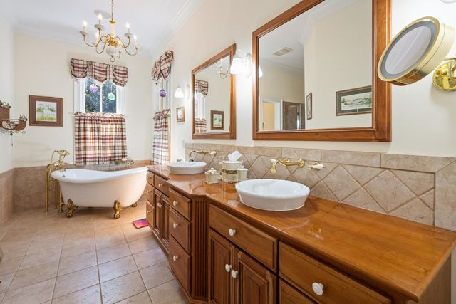 227 Summerwood Dr., Georgetown, SC 29440
