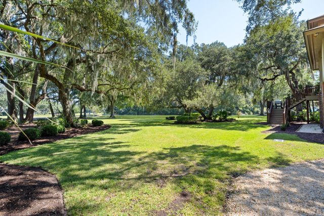 227 Summerwood Dr., Georgetown, SC 29440