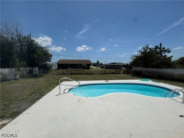 1700 NE 12th ST, Cape Coral, FL 33909