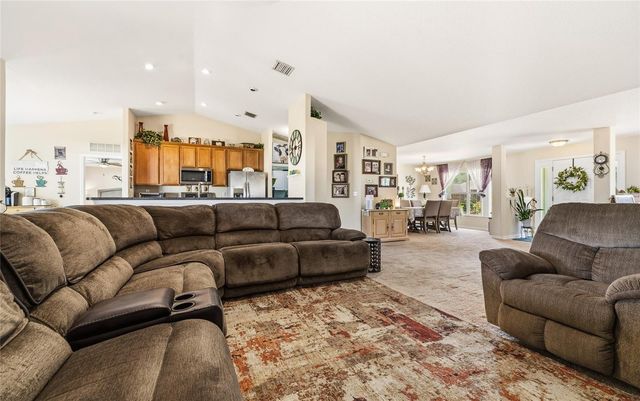 33 ROYAL LEAF LANE, Palm Coast, FL 32164