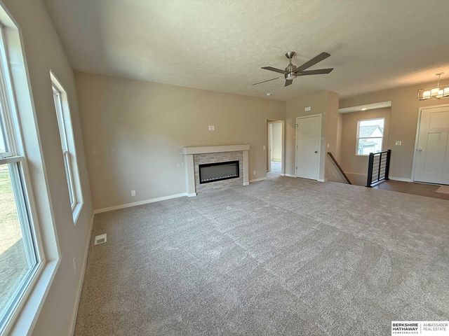 2914 N 165th Avenue, Omaha, NE 68116