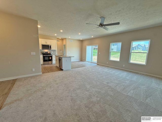 2914 N 165th Avenue, Omaha, NE 68116