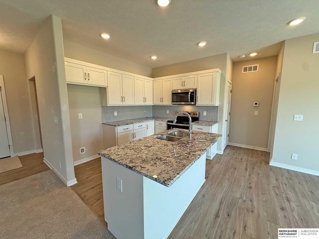 2914 N 165th Avenue, Omaha, NE 68116