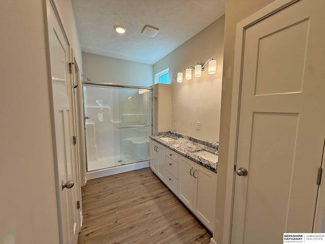 2914 N 165th Avenue, Omaha, NE 68116