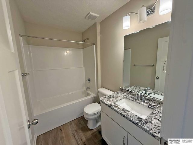 2914 N 165th Avenue, Omaha, NE 68116