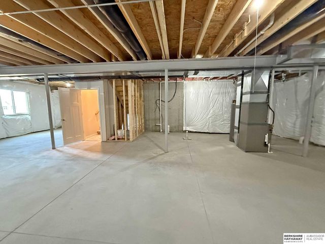 2914 N 165th Avenue, Omaha, NE 68116