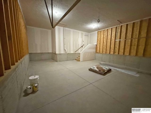 2914 N 165th Avenue, Omaha, NE 68116