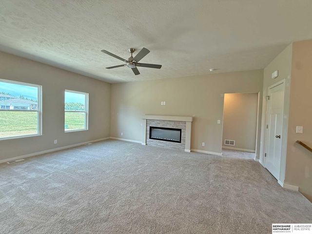 2914 N 165th Avenue, Omaha, NE 68116