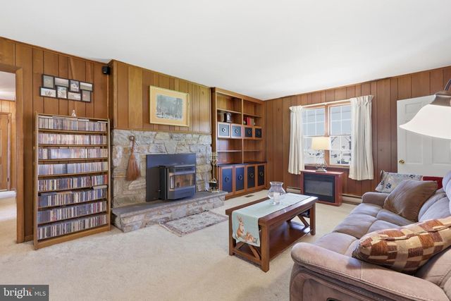 372 OAK DR, Souderton, PA 18964