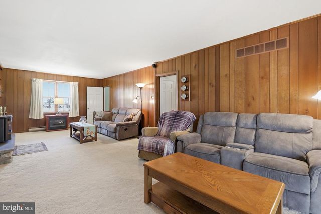 372 OAK DR, Souderton, PA 18964