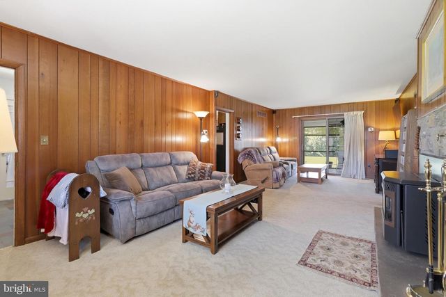 372 OAK DR, Souderton, PA 18964