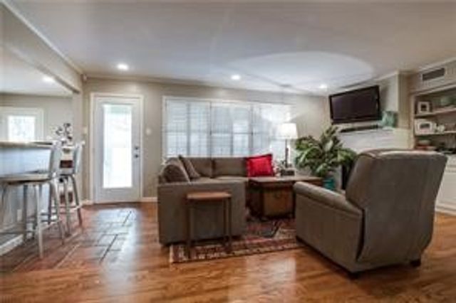 6310 Lange Circle, Dallas, TX 75214