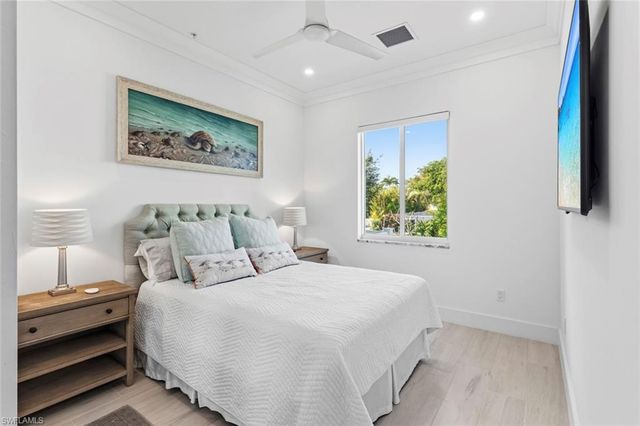 1395 Curlew AVE 1, Naples, FL 34102