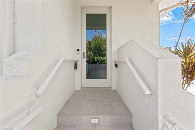 1395 Curlew AVE 1, Naples, FL 34102