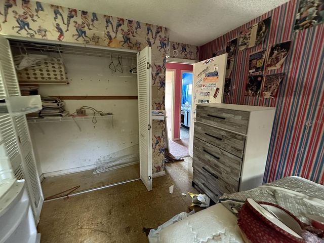 8609 FISH LAKE ROAD, Tampa, FL 33619
