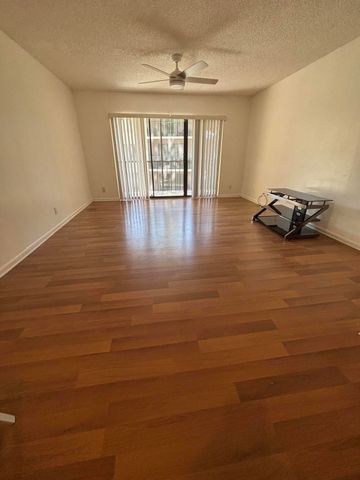 201 Foxtail Drive G2, Greenacres, FL 33415