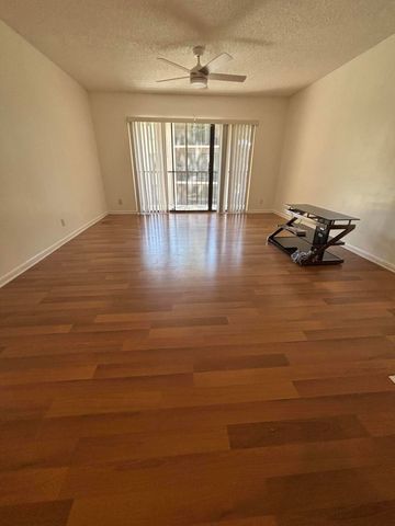 201 Foxtail Drive G2, Greenacres, FL 33415