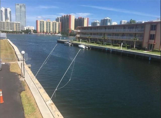 3944 NE 167th St 106, North Miami Beach, FL 33160