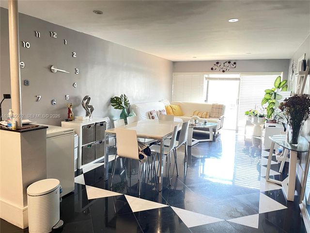 3944 NE 167th St 106, North Miami Beach, FL 33160