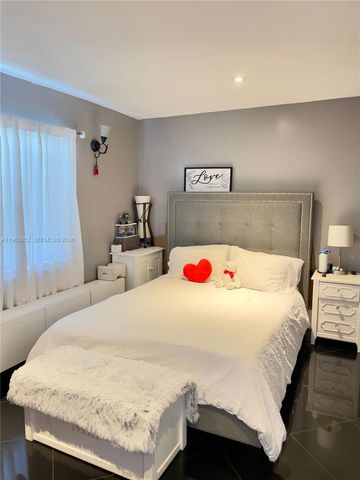 3944 NE 167th St 106, North Miami Beach, FL 33160