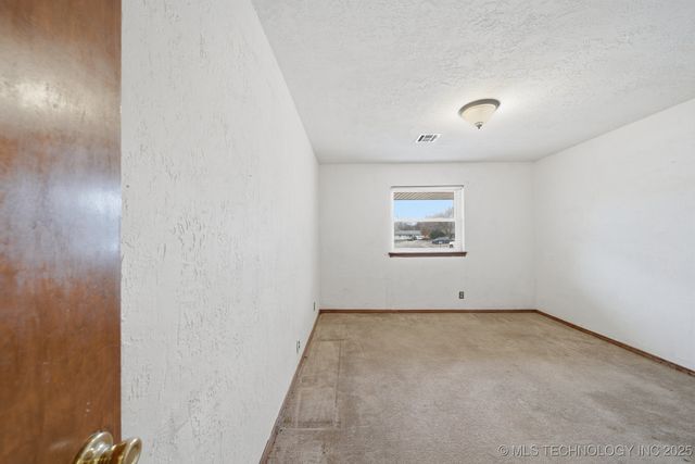 10821 E 25th Place, Tulsa, OK 74129