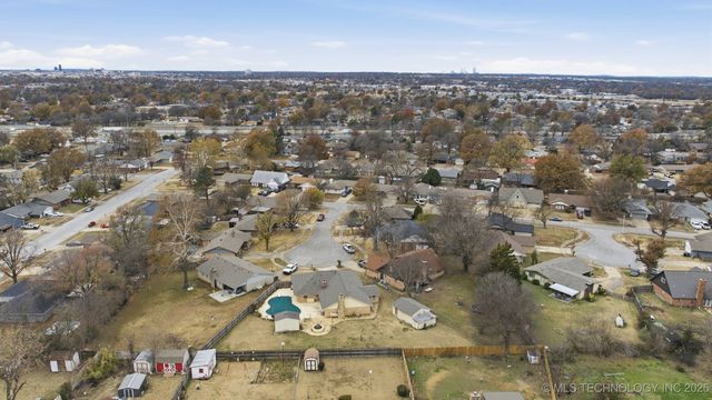 10821 E 25th Place, Tulsa, OK 74129