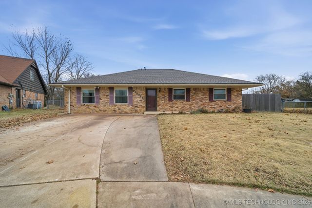 10821 E 25th Place, Tulsa, OK 74129