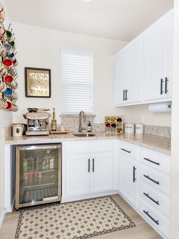 2104 Melody Ln, Modesto, CA 95355