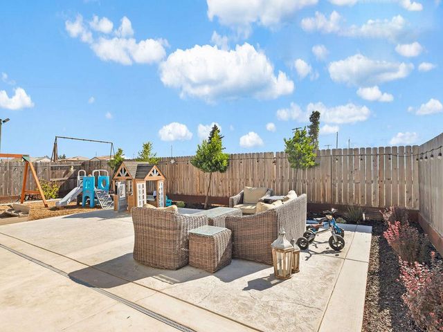 2104 Melody Ln, Modesto, CA 95355