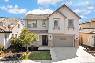 2104 Melody Ln, Modesto, CA 95355