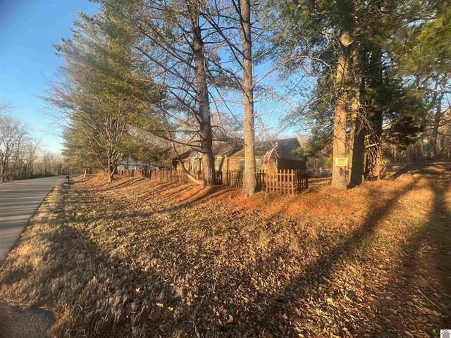 1334 Kentucky 1668, Marion, KY 42064
