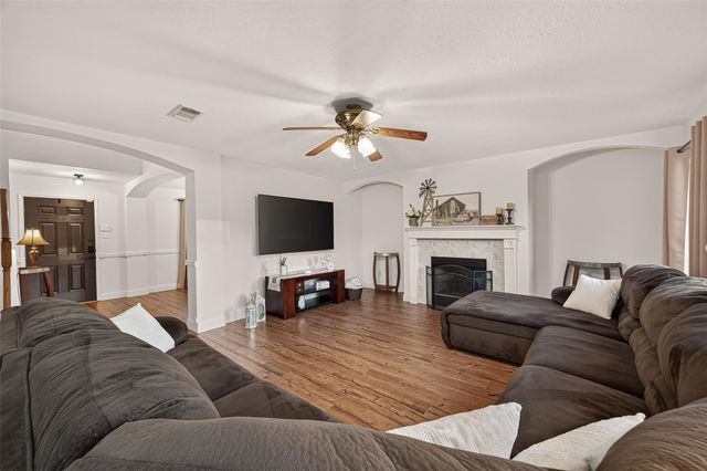 16906 Fairway Glen Lane, Sugar Land, TX 77498