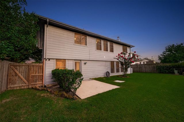 16906 Fairway Glen Lane, Sugar Land, TX 77498