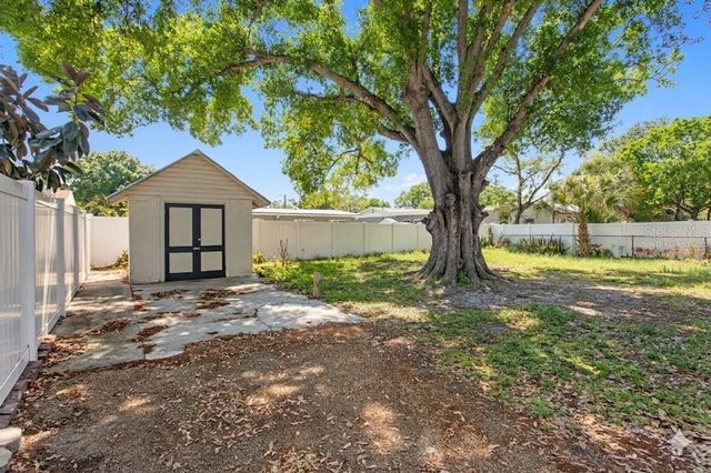 4618 W BAY VILLA AVENUE, Tampa, FL 33611