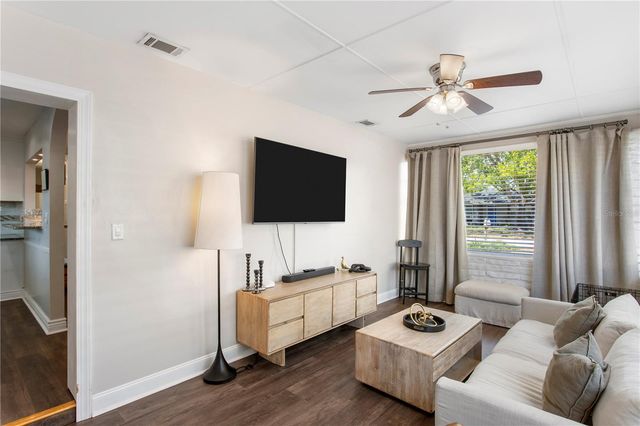 4618 W BAY VILLA AVENUE, Tampa, FL 33611