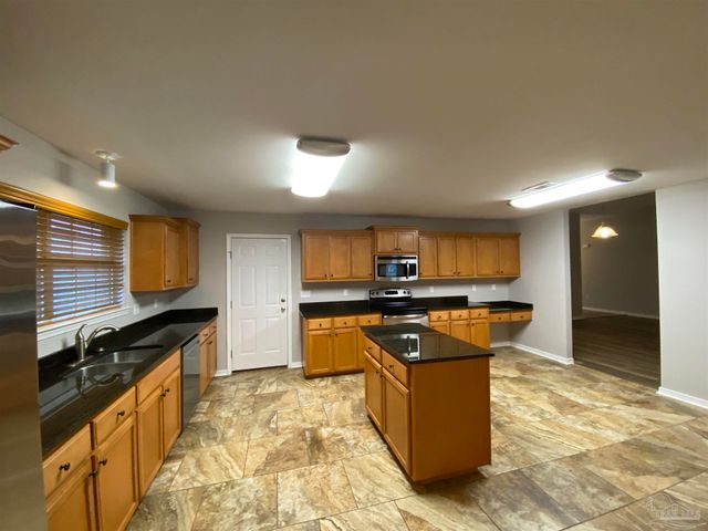 1810 Twin Pine Blvd, Gulf Breeze, FL 32563