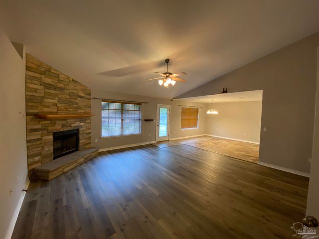 1810 Twin Pine Blvd, Gulf Breeze, FL 32563