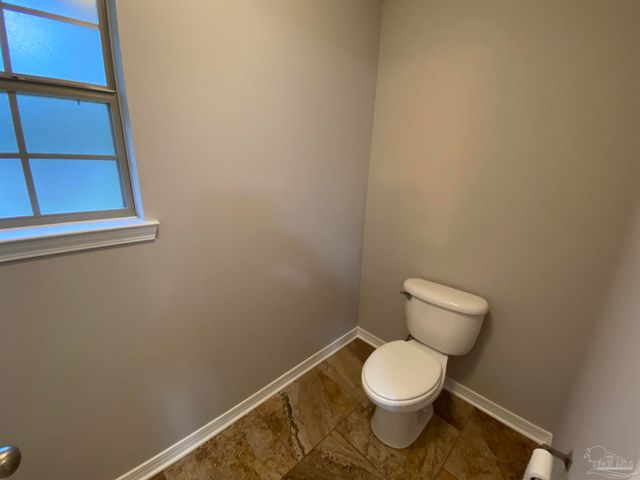 1810 Twin Pine Blvd, Gulf Breeze, FL 32563