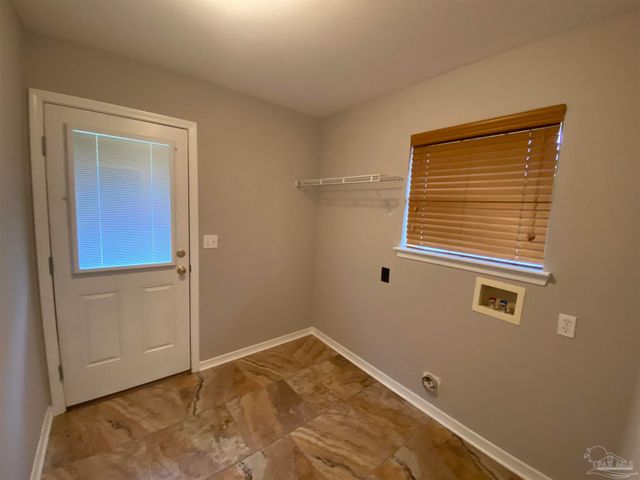 1810 Twin Pine Blvd, Gulf Breeze, FL 32563