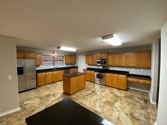 1810 Twin Pine Blvd, Gulf Breeze, FL 32563