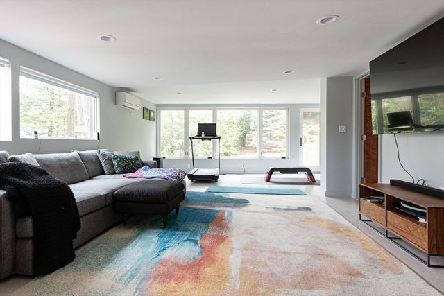 42 Peacock Farm Rd, Lexington, MA 02421