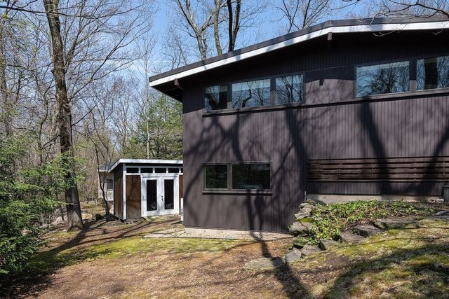 42 Peacock Farm Rd, Lexington, MA 02421